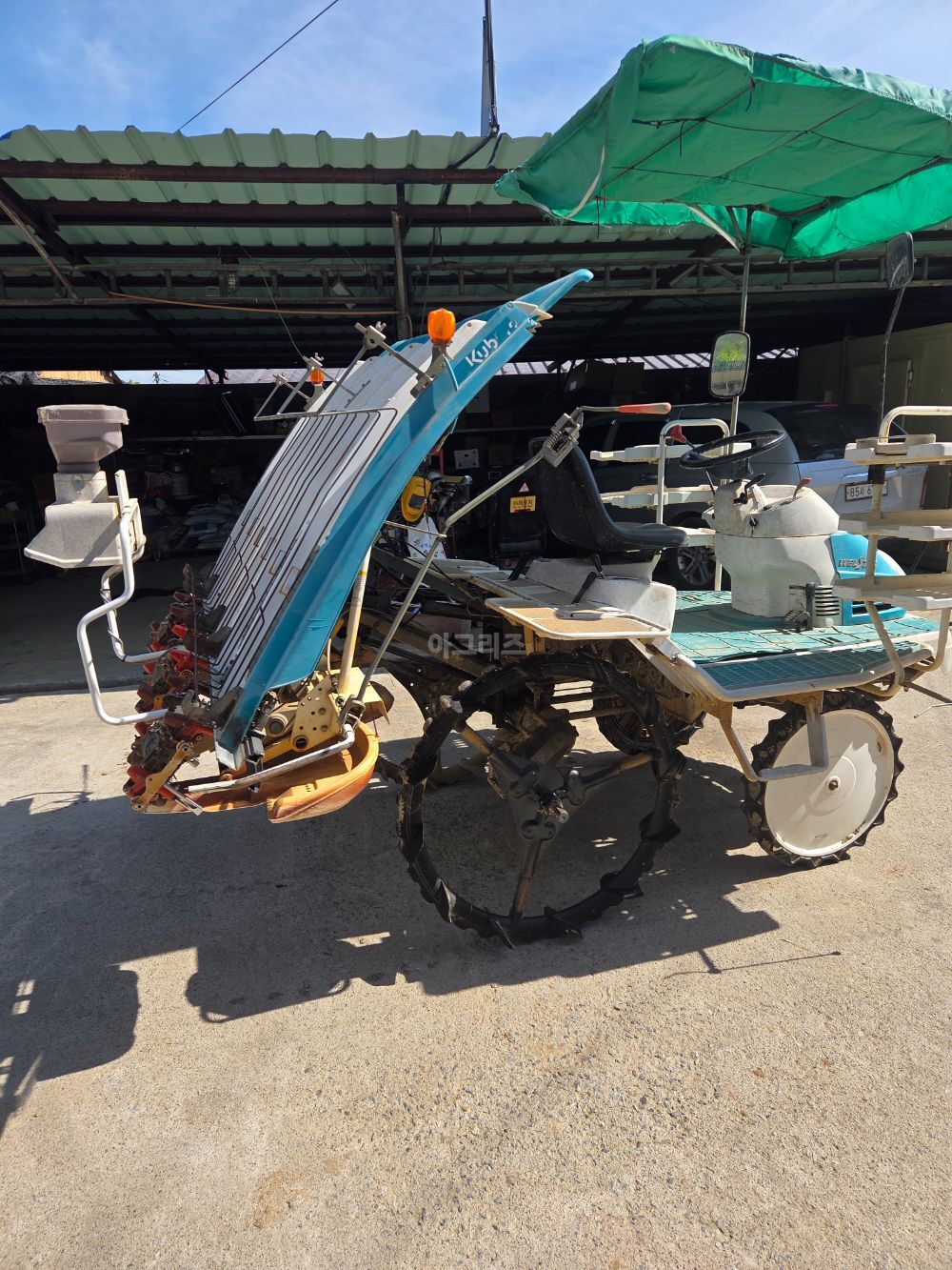 Kubota Rice transplanter SPU65F (6Rows) 뒤우측면
