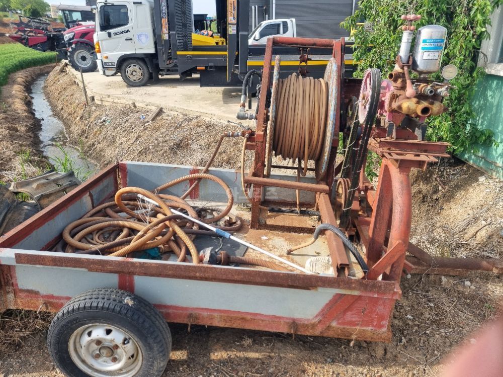 NewHolland 농약살포기  농약살포기  뒤우측면