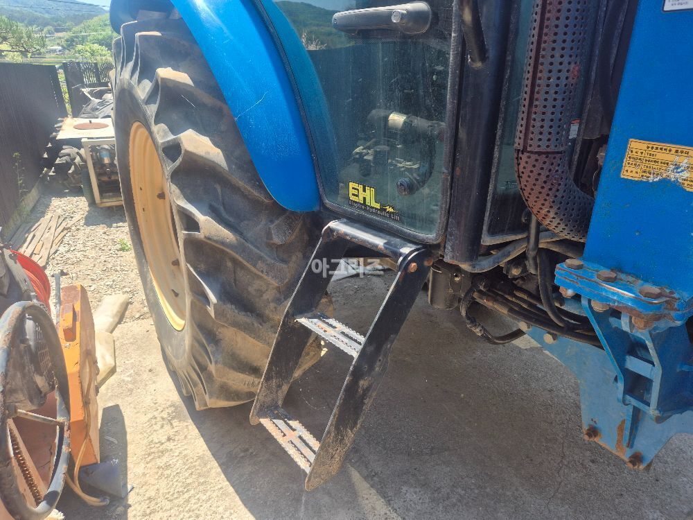 LS Tractor PS80 (80hp) 뒤우측면