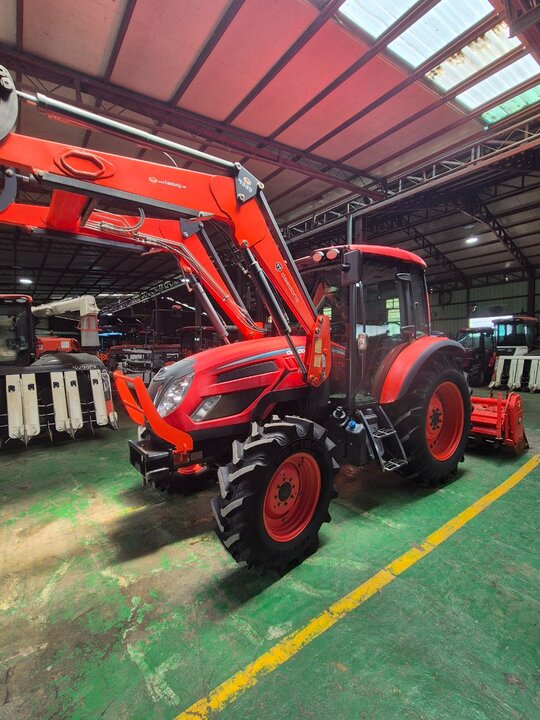 Daedong Tractor PS900 (94hp) 앞좌측면