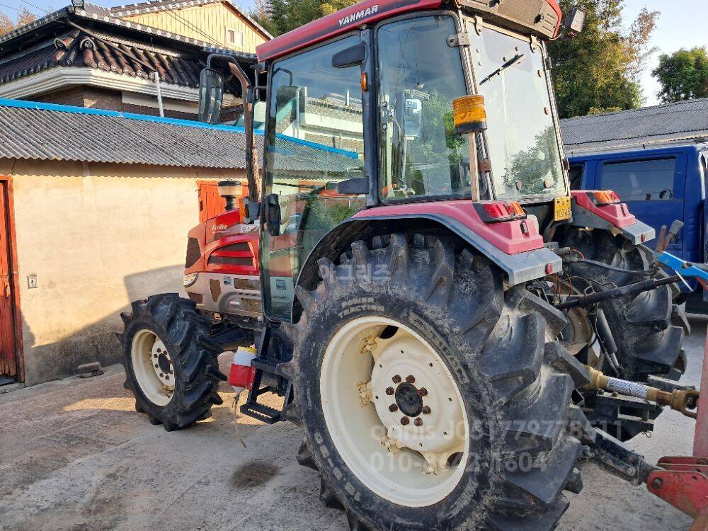 얀마 트랙터 EG782 (82마력) 뒤우측면