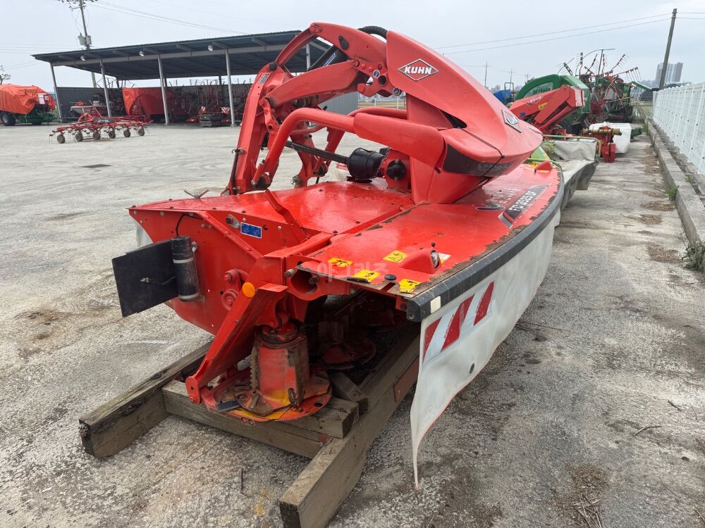  Mower Conditioner FC3525DF  뒤우측면