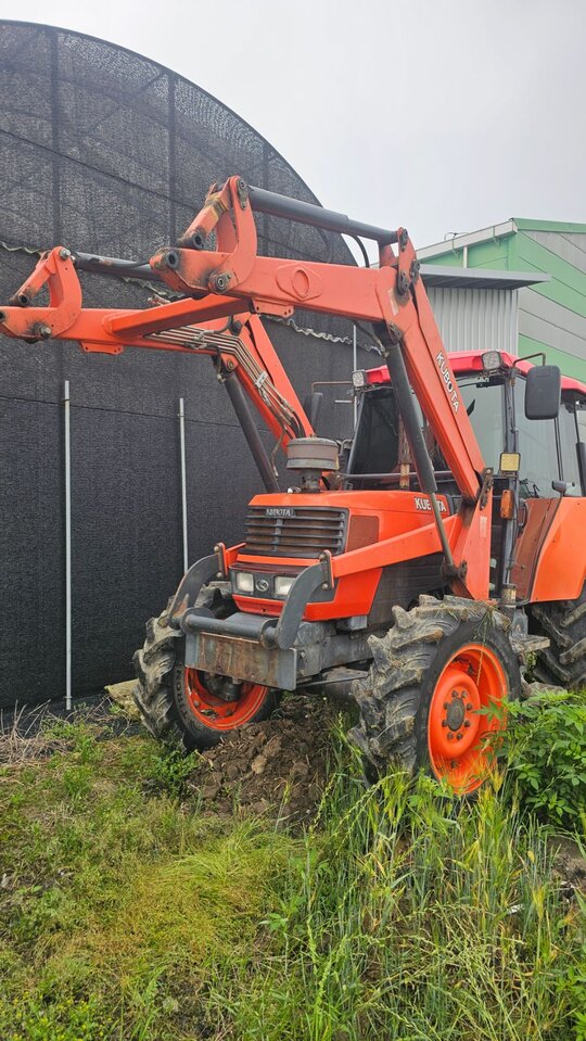 Kubota Tractor GM90 (90hp) 앞좌측면