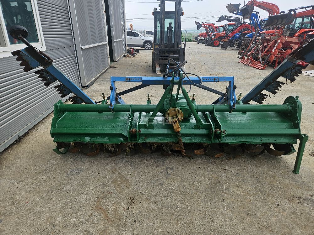 웅진 로타리 WJ260C (경폭260cm) 뒤우측면