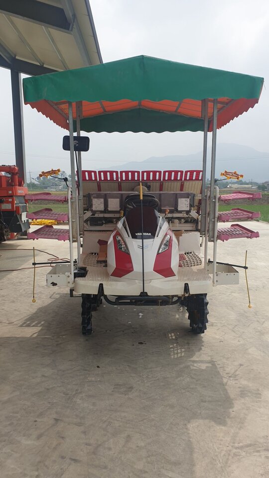 Yanmar Rice transplanter YR6DZ-F (6Rows) 앞좌측면