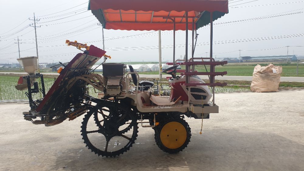 Yanmar Rice transplanter YR6DZ-F (6Rows) 뒤우측면