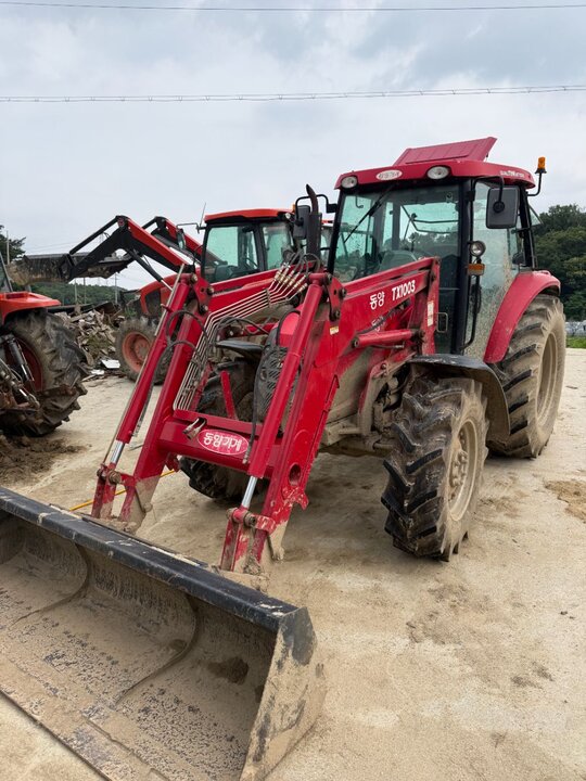 TYM 트랙터 TX1003 (102마력) 앞좌측면