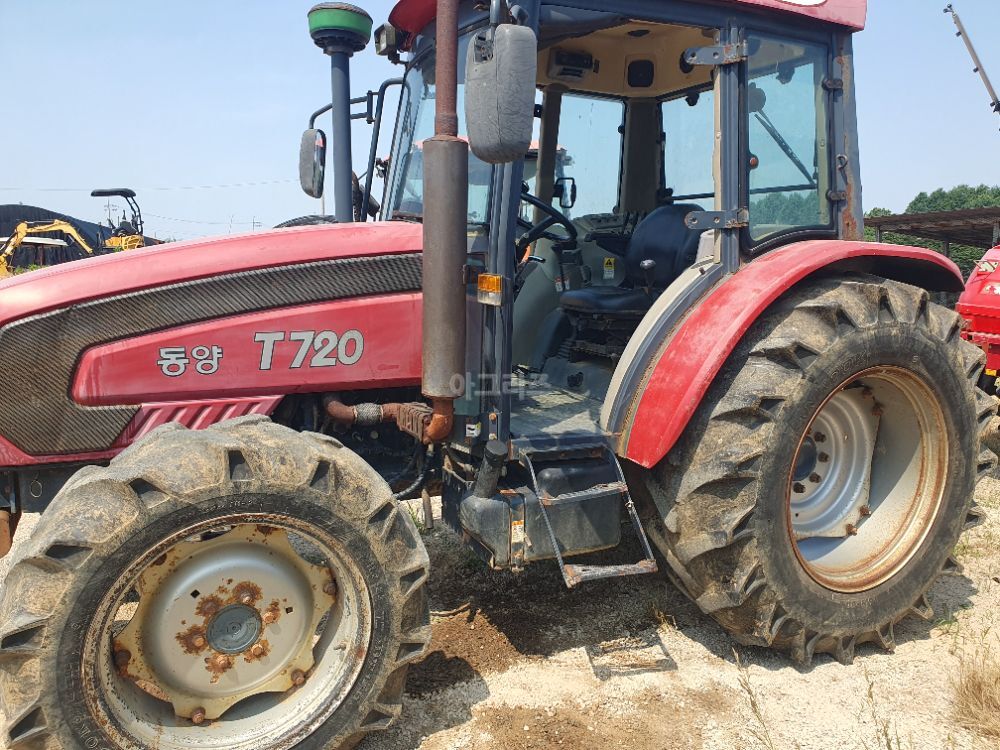 TYM 트랙터 T720 (72마력) 뒤우측면