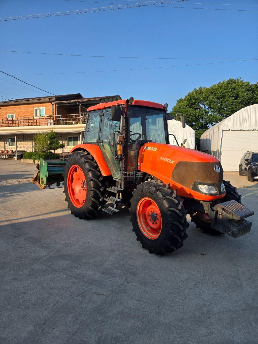 구보다 트랙터 M110X (110마력) 뒤우측면