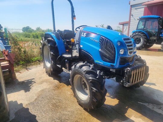 LS 트랙터 XR4160 (58.9마력) 앞좌측면