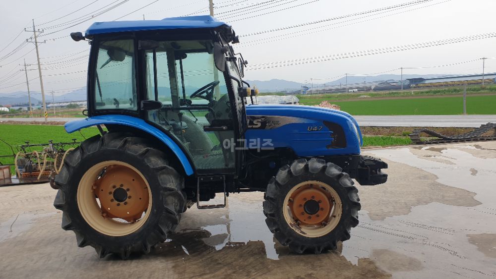 LS Tractor U47 (47hp) 뒤우측면