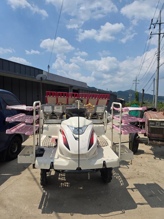 얀마 이앙기 VP60 (6조식) 앞좌측면