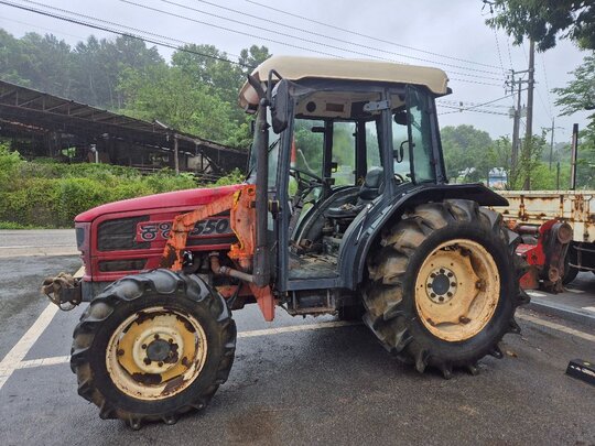 TYM 트랙터 T550 (55마력) 앞좌측면