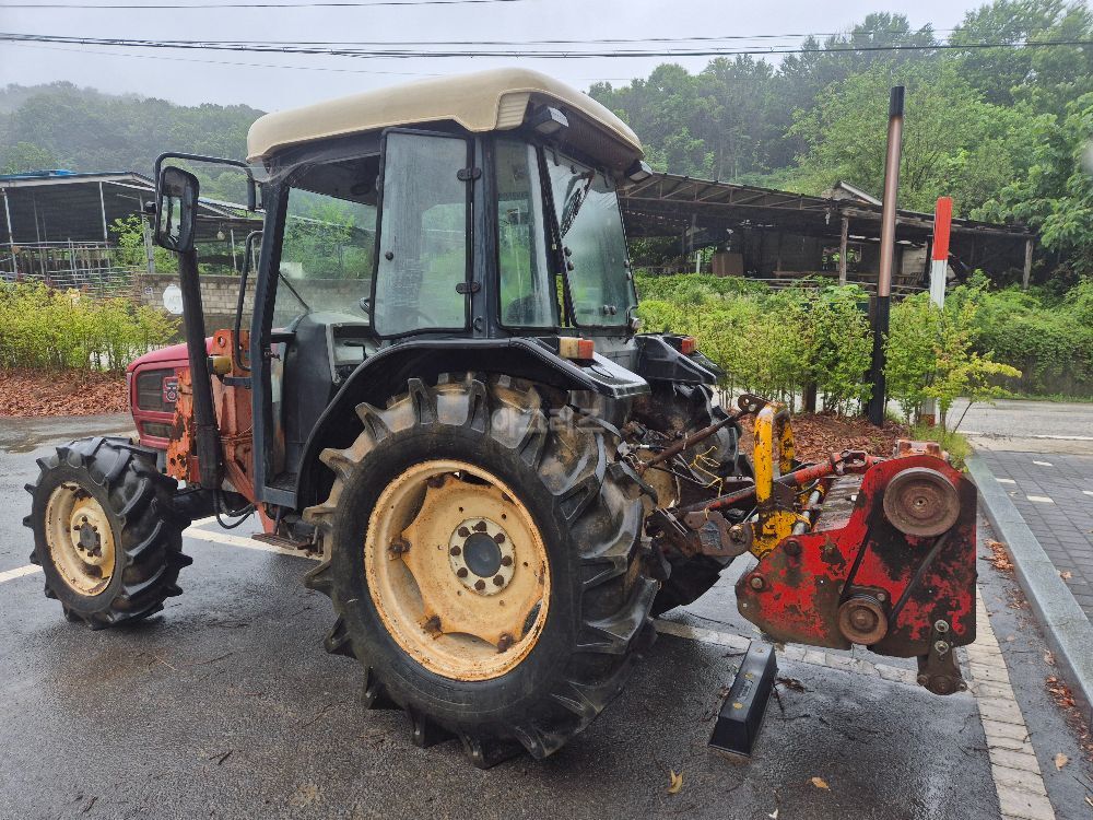 TYM 트랙터 T550 (55마력) 뒤우측면