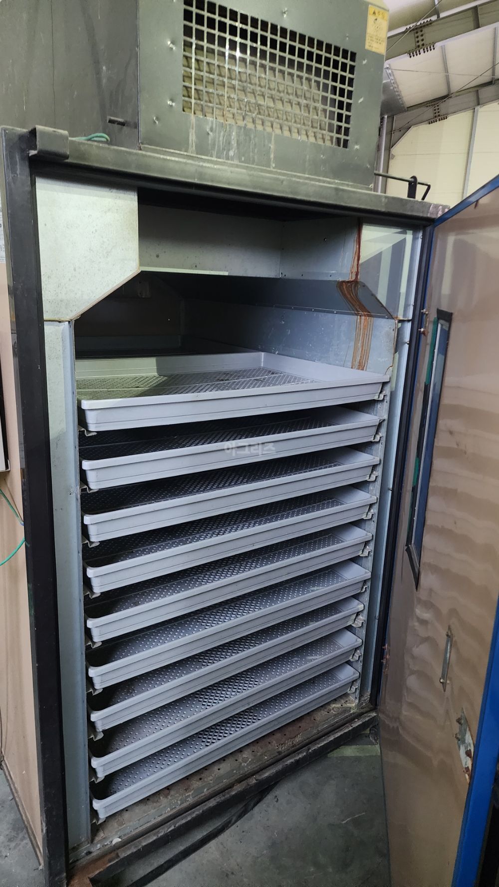 신흥기업사 농산물전기건조기 CEP-220 뒤우측면