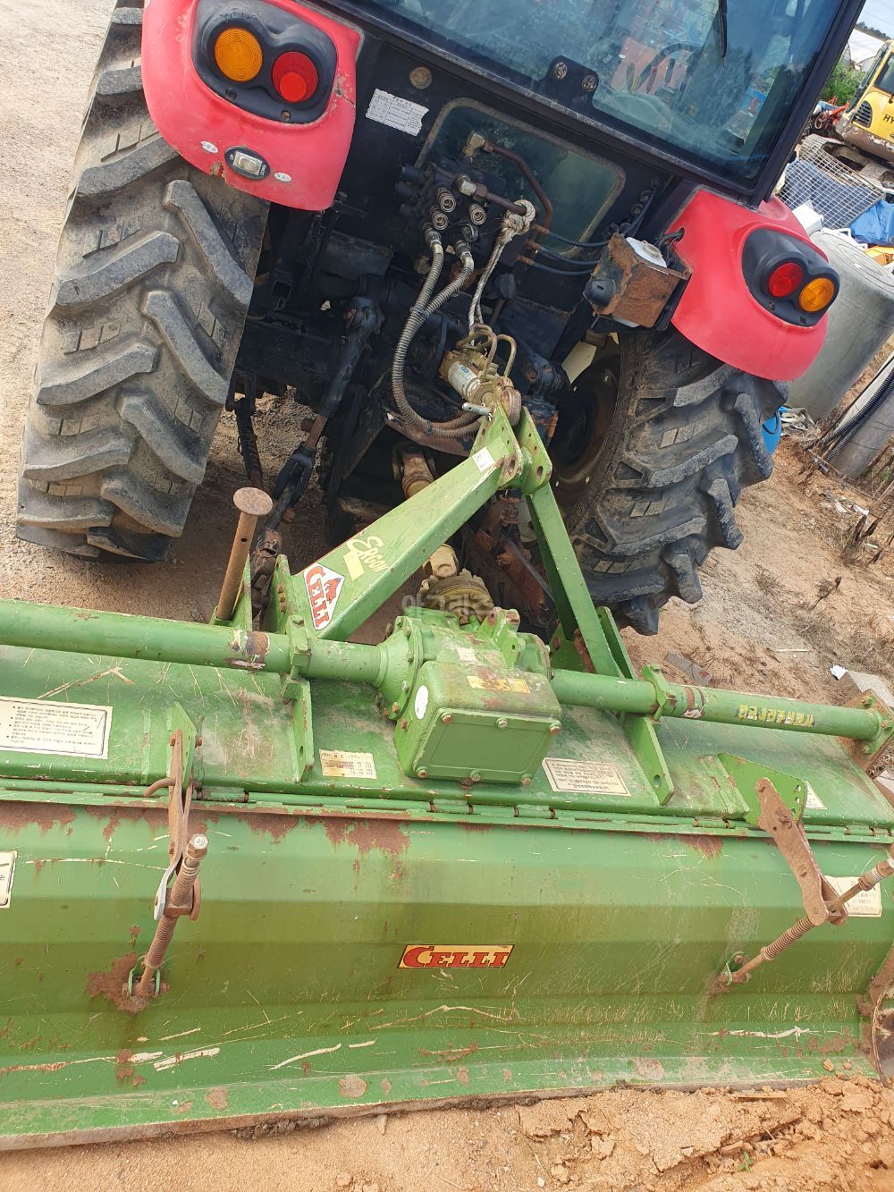 Kukje Tractor LUXEN100 (100hp) 뒤우측면