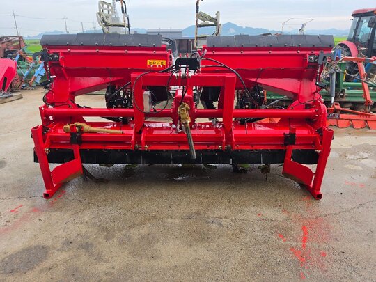 웅진기계 로타리 WJ575NF (경폭550cm) 앞좌측면