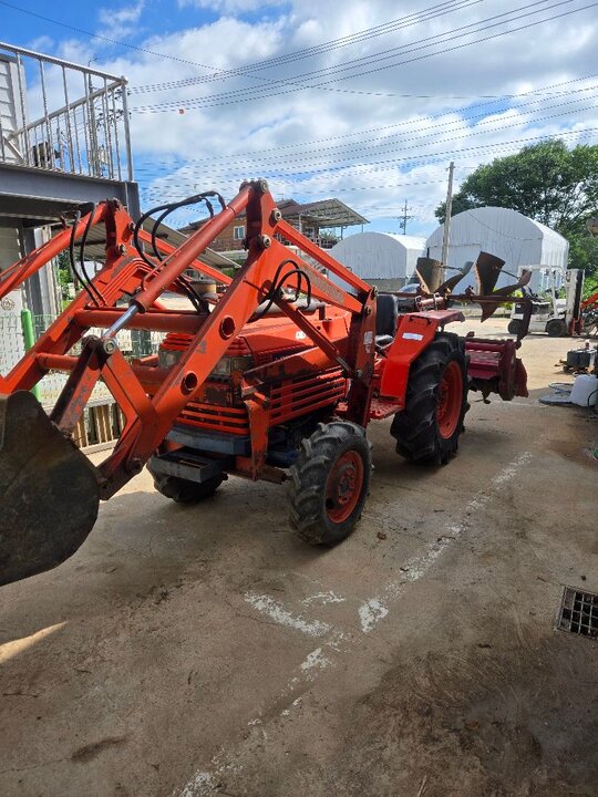Daedong Tractor L3503-D (35hp) 앞좌측면