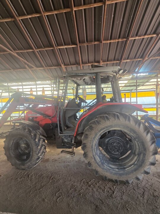MF Tractor MF-4245 (85hp) 앞좌측면