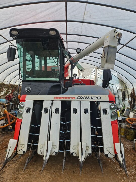 Daedong Combine Harvester DXM120 (6Rows) 앞좌측면