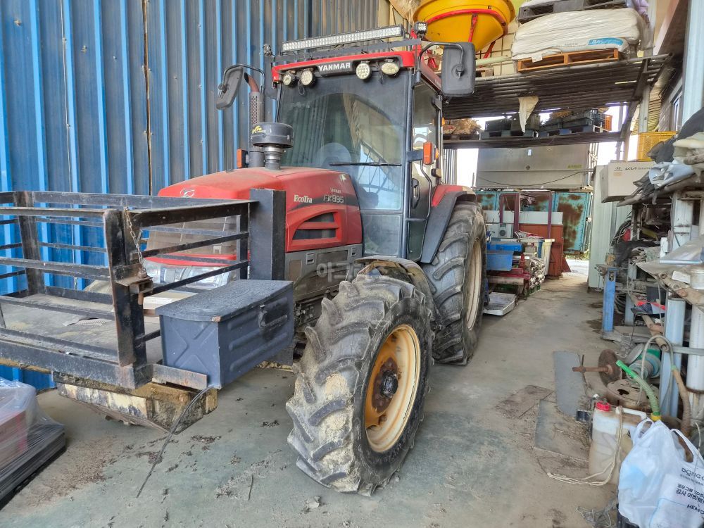 Yanmar Tractor FK895 (95hp) 뒤우측면