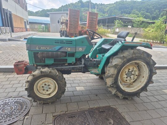 대동 트랙터 L3301 (33마력) 앞좌측면