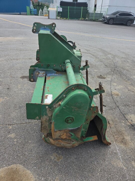 위켄 글로벌 로타리 WR2400 (경폭2400cm) 앞좌측면
