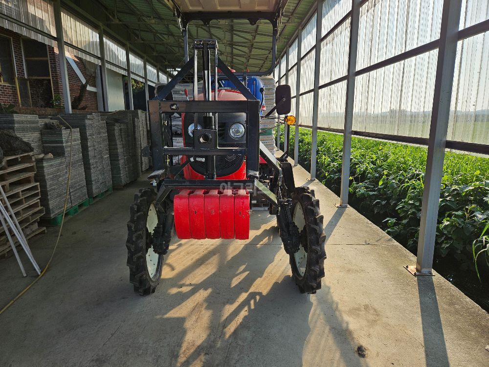 Shibaura Cultivator CFM-2000 (20hp) 뒤우측면