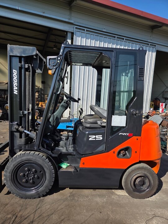 Doosan Forklift D25-5 (2.5톤) 앞좌측면