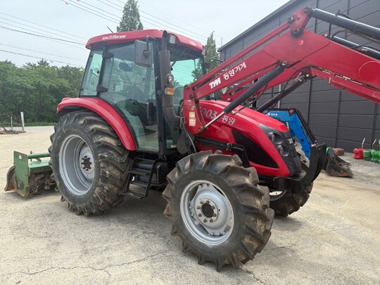 TYM 트랙터 TX1003 (102마력) 앞좌측면