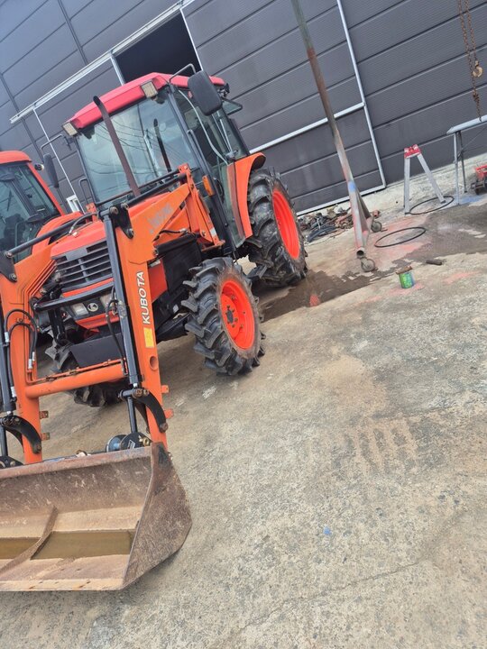 Kubota Tractor GM56 (56hp) 앞좌측면