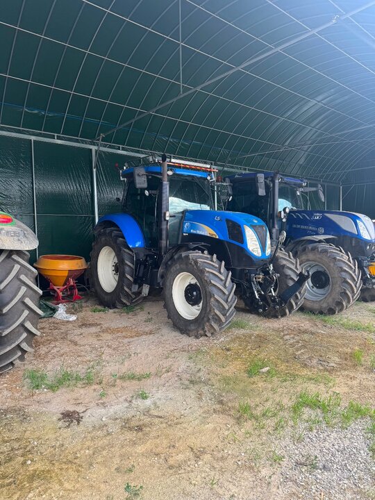 뉴홀랜드 트랙터 T6070 (135마력) 앞좌측면