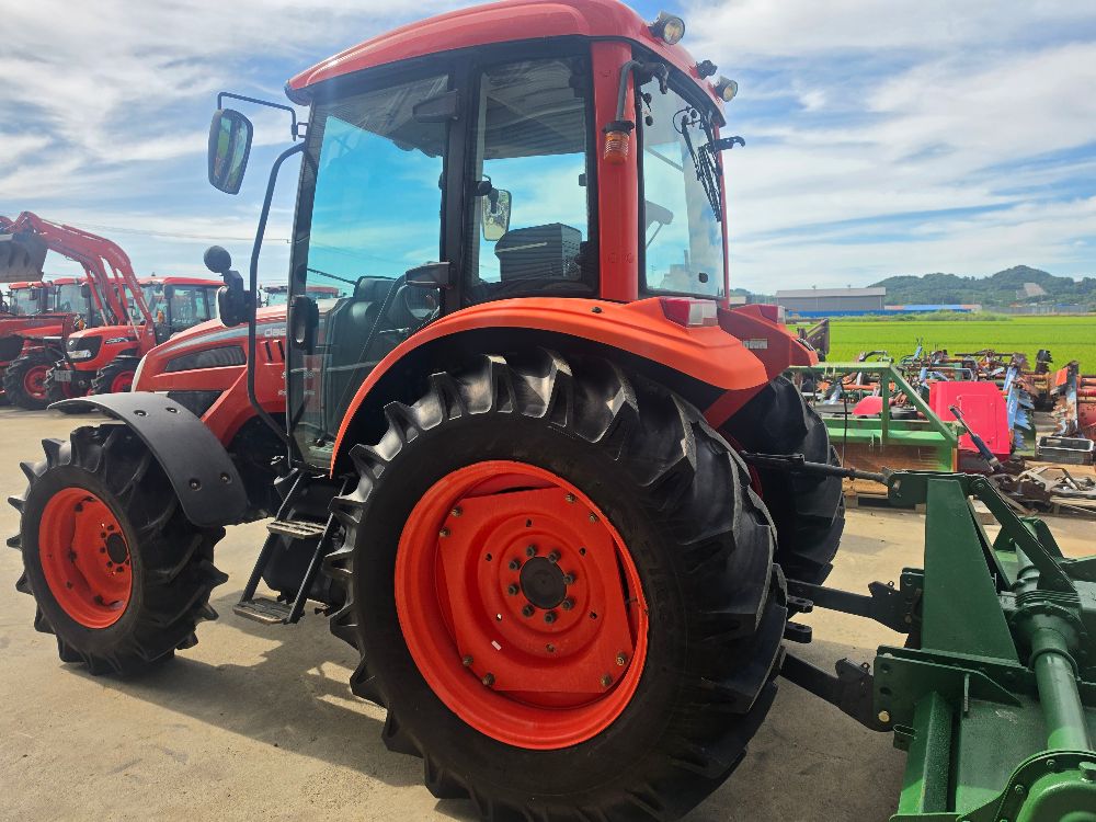 Daedong Tractor PX1100PSC (110hp) 뒤우측면