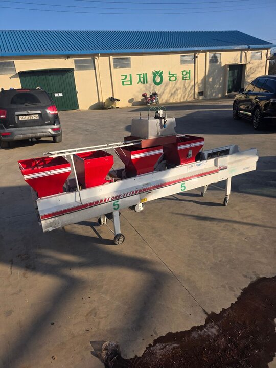 구보다 육묘용파종기 JS-600(OSE-11) 앞좌측면
