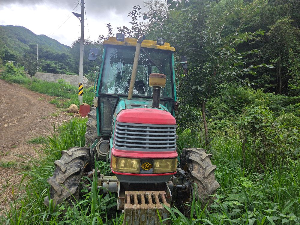 Daedong Tractor D62 (62hp) 뒤우측면