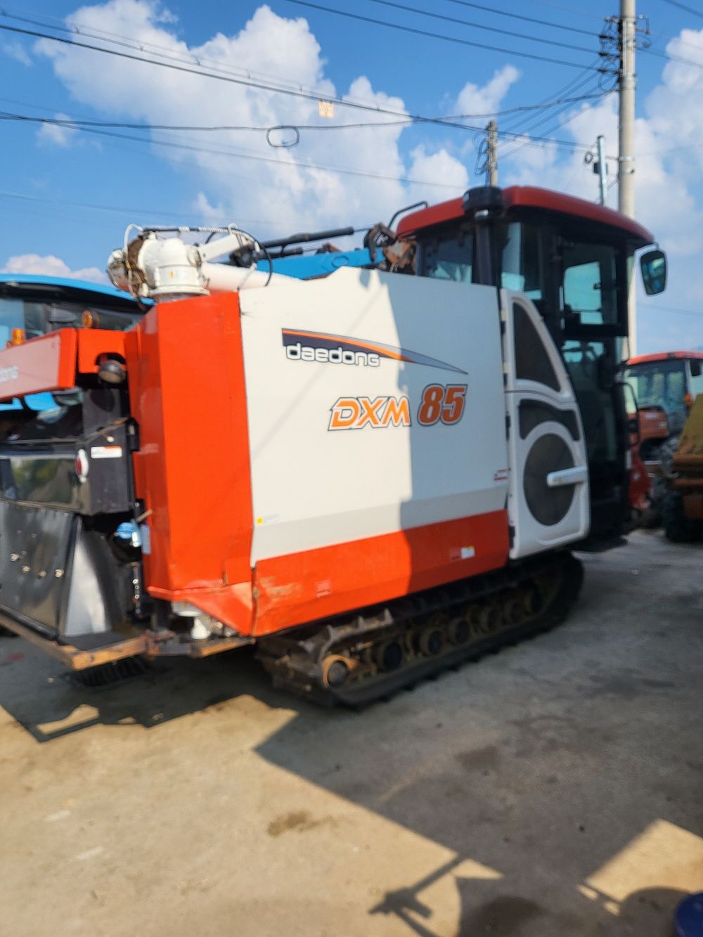 Daedong Combine Harvester DXM85GFC (5Rows) 뒤우측면