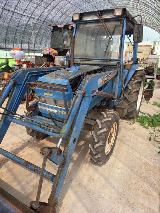 TYM 트랙터 TA4640 (46마력) 앞좌측면