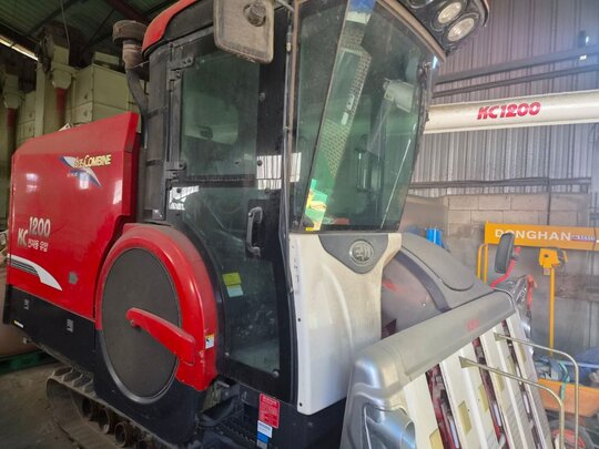 Kukje Combine Harvester KC1200 (6Rows) 앞좌측면