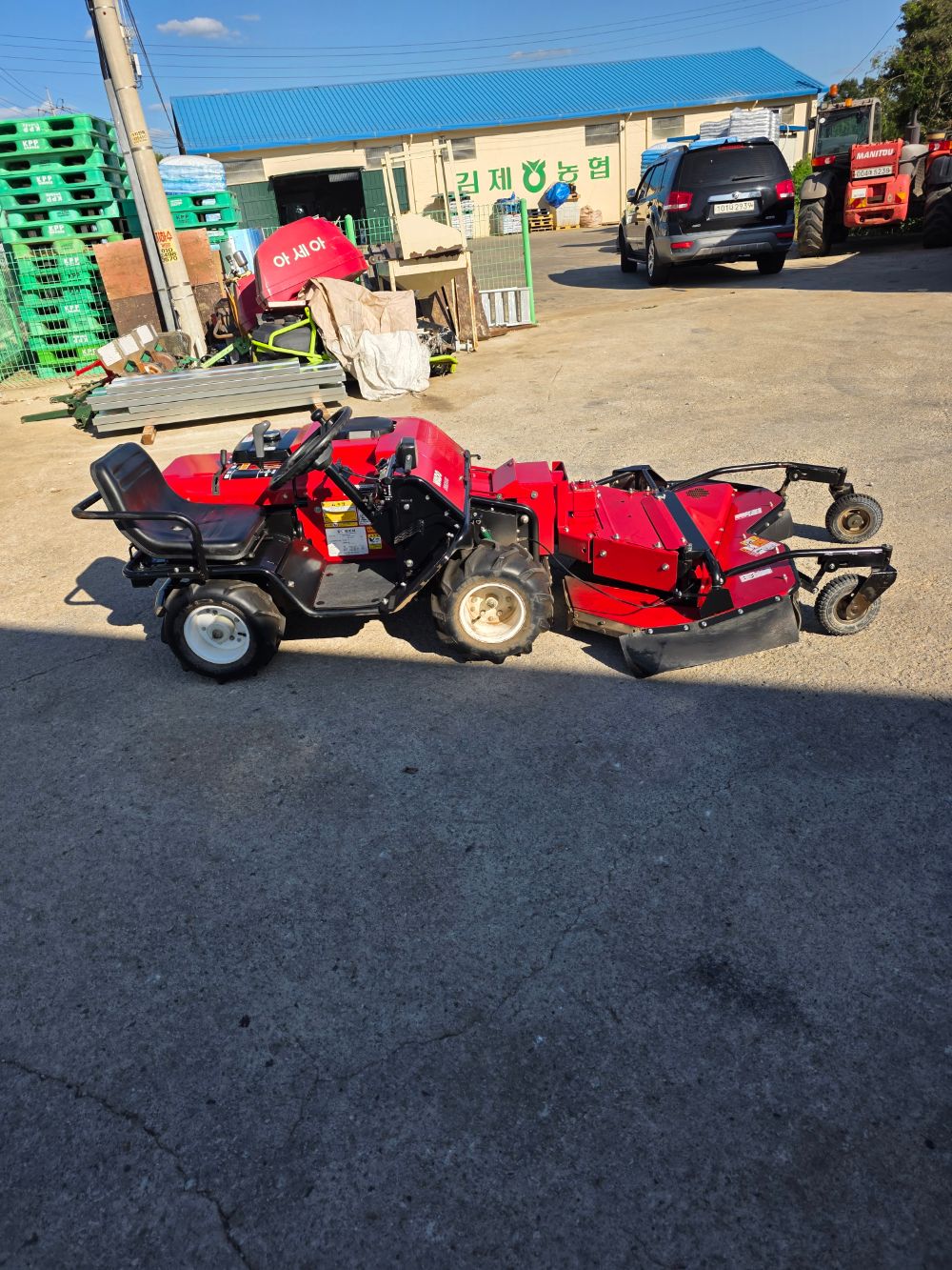 한서정공 승용제초기(4WD) BM21S 뒤우측면