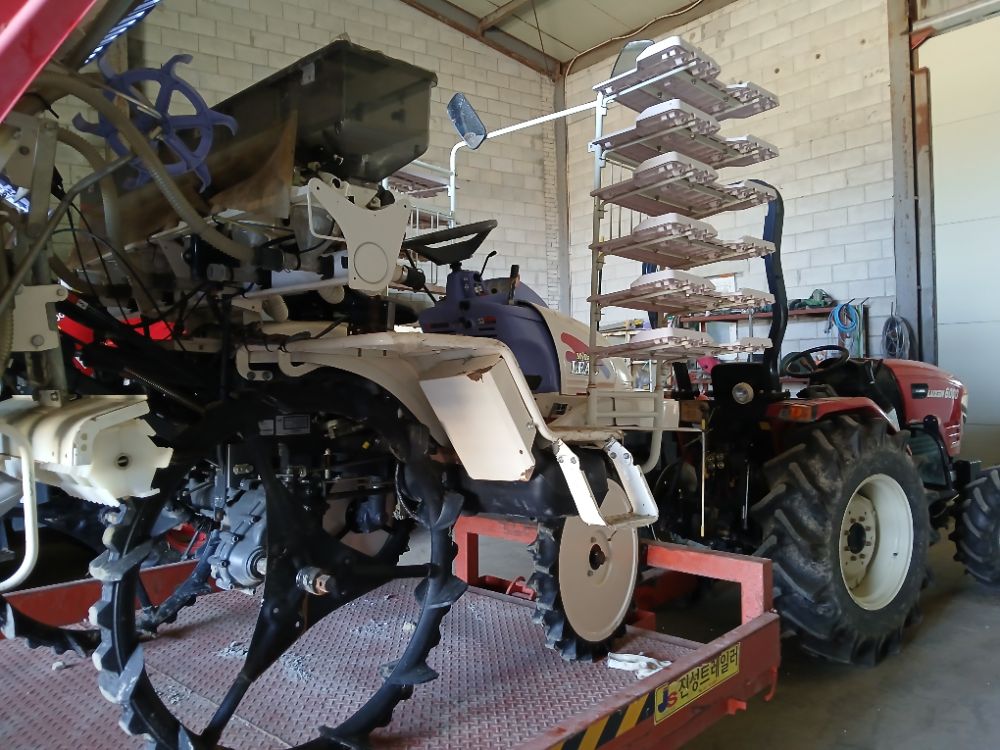 LS Rice transplanter LV6 (6Rows) 뒤우측면