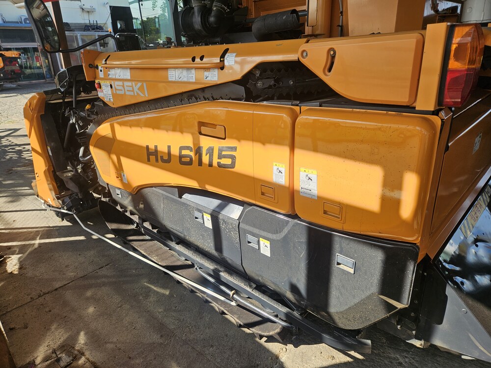  Combine Harvester HJ6115 (6Rows) 뒤우측면