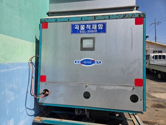  1톤차량용 곡물적재함 유압덤프식  앞좌측면