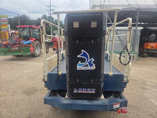 동광테크 농업용고소작업차 DK-HM250 앞좌측면