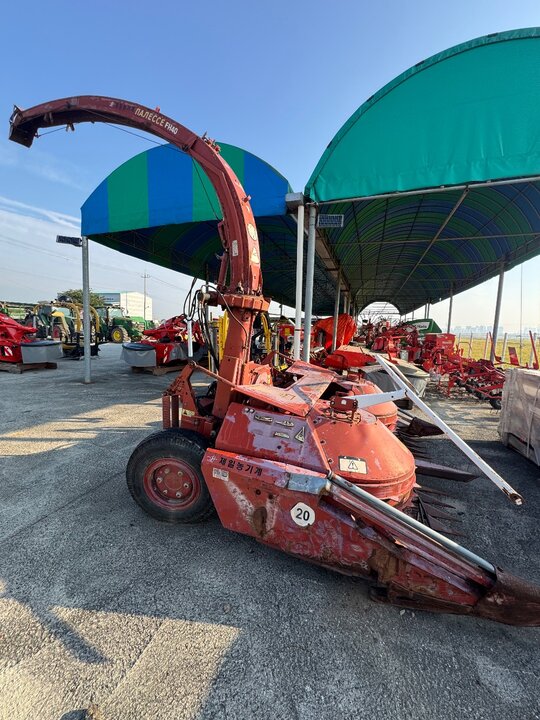 제일농기계 콘하베스타 K3000 앞좌측면