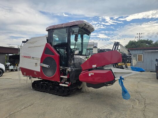 Yanmar Combine Harvester YH700M  앞좌측면
