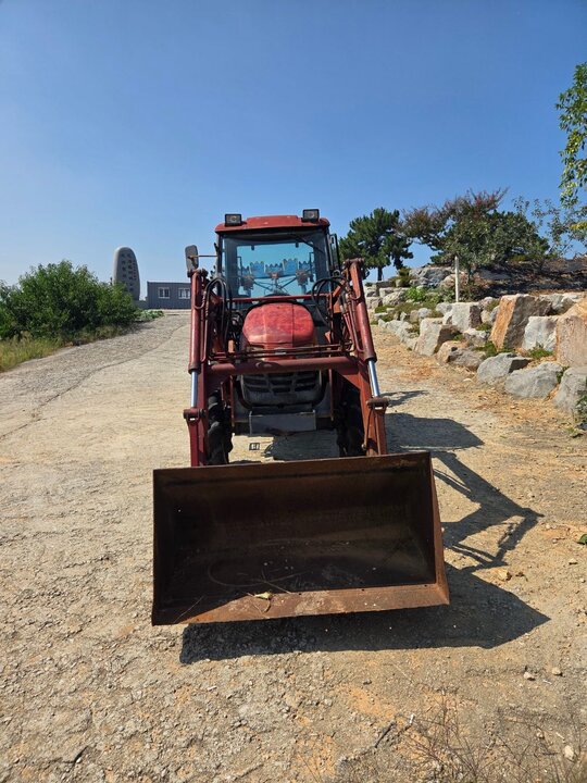 동양 트랙터 T350 (35마력) 앞좌측면