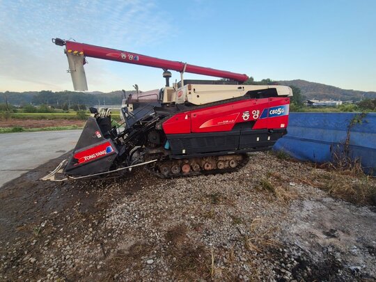 TYM Combine Harvester C805G (5Rows) 앞좌측면