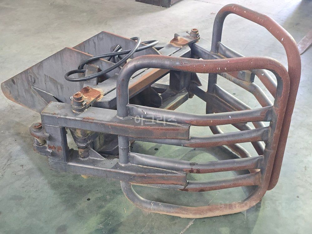  Excavator (13톤)  뒤우측면