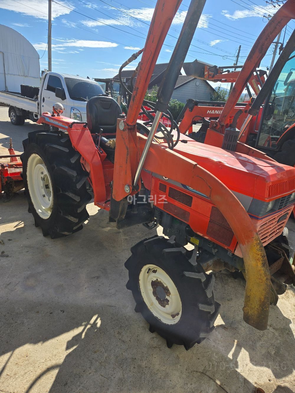 대동 트랙터 L3301 (33마력) 뒤우측면