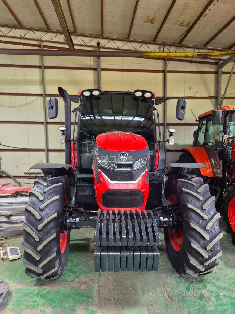 Daedong Tractor HX1400L-2C (142hp) 뒤우측면